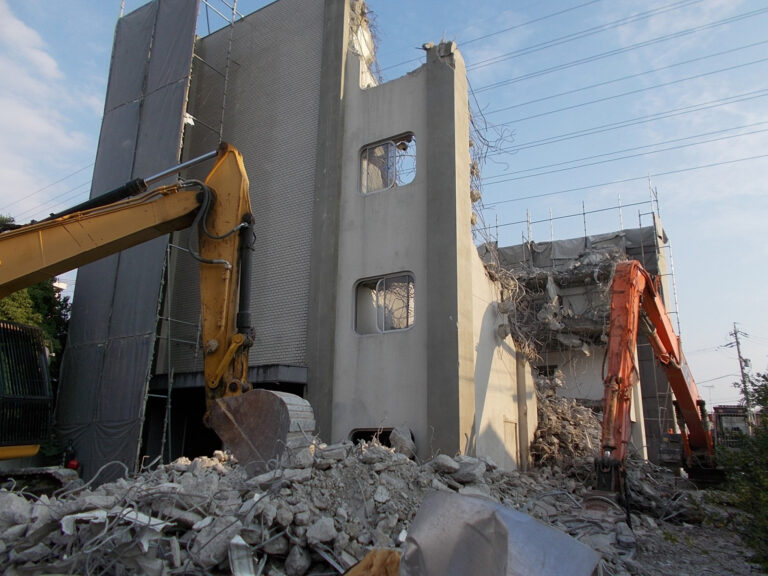 建築士が関わる解体工事が選ばれる理由とは？安全・法令・コストを徹底解説