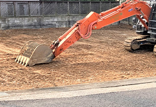 群馬県の解体工事中に道路が壊された場合の適切な報告と注意点
