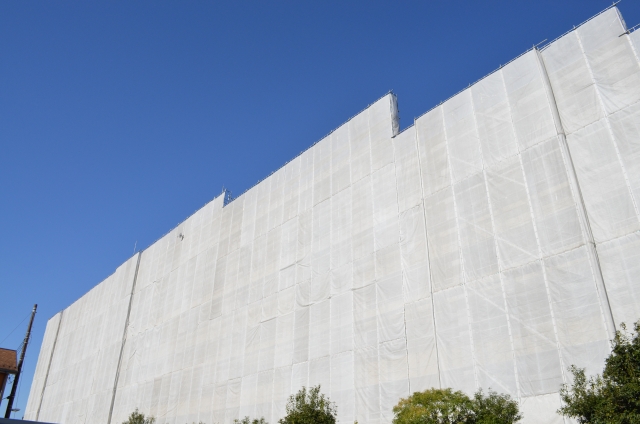 群馬県前橋市の解体工事に欠かせない養生シートの役割と選び方