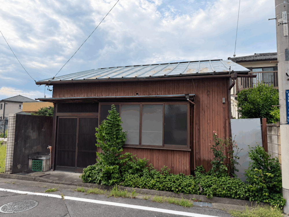 【群馬県前橋市】長年放置された木造テナント空き家の解体工事｜店舗・事業用物件の撤去事例